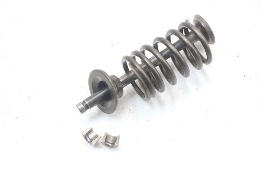 photo de ENGINE VALVE KYMCO K-PW K-PIPE 50 (2012 - 2017) - Technical close-up