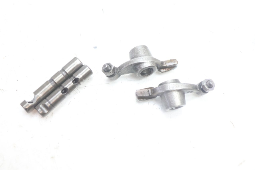 photo de ENGINE VALVE PEUGEOT KISBEE 4T 50 (2010 - 2017) - Alternative perspective