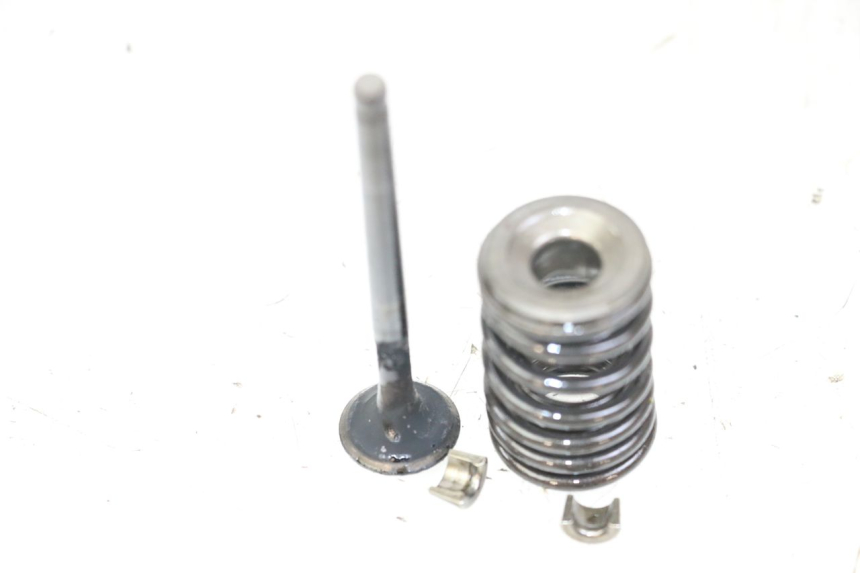 photo de ENGINE VALVE KYMCO AGILITY 4T 50 (2018 - 2022) - Zoom on usage condition