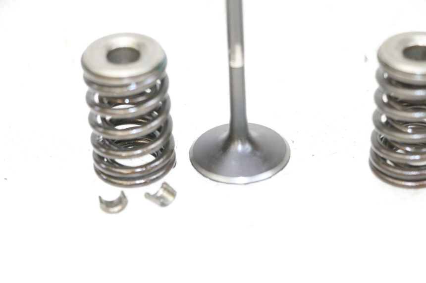 photo de ENGINE VALVE KYMCO LIKE 125 (2009 - 2016) - Checked used part