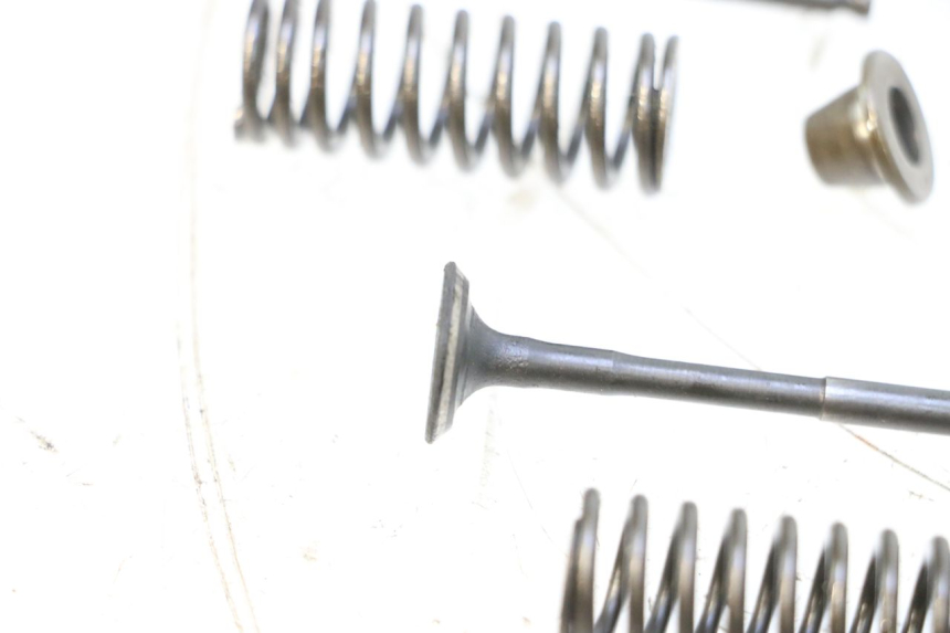 photo de ENGINE VALVE YAMAHA NEOS NEO'S 4T 50 (2008 - 2016) - Technical close-up