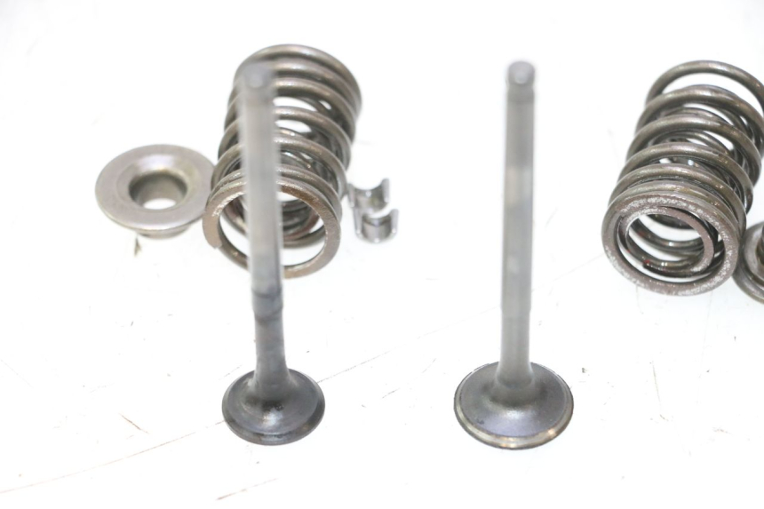 photo de ENGINE VALVE JM MOTORS OLDIES 4T 50 (2010 - 2020) - Alternative perspective