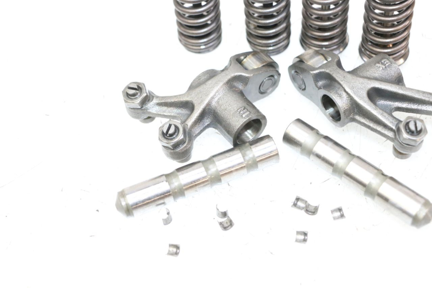 photo de ENGINE VALVE PEUGEOT SATELIS 125 (2010 - 2012) - Alternative perspective