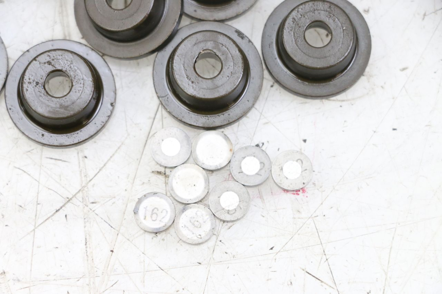 photo de ENGINE VALVE SUZUKI GSR 750 (2011 - 2017) - Component detail