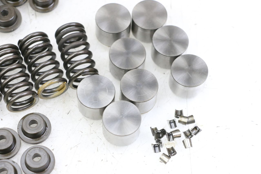 photo de ENGINE VALVE SUZUKI GSR 750 (2011 - 2017) - Zoom on usage condition