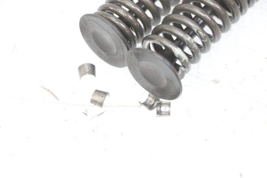 photo de ENGINE VALVE PIAGGIO VESPA GRANTURISMO 200 (2004 - 2005) - Fixing points details