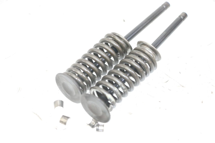 photo de ENGINE VALVE PIAGGIO VESPA GRANTURISMO 200 (2004 - 2005) - Surface and material condition