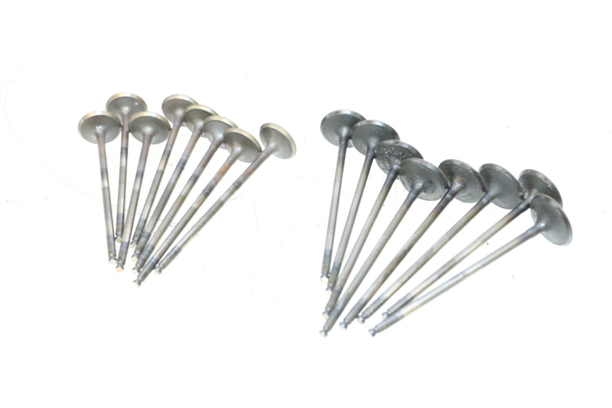 photo de ENGINE VALVE YAMAHA XJ6 600 (2008 - 2016) - Component detail