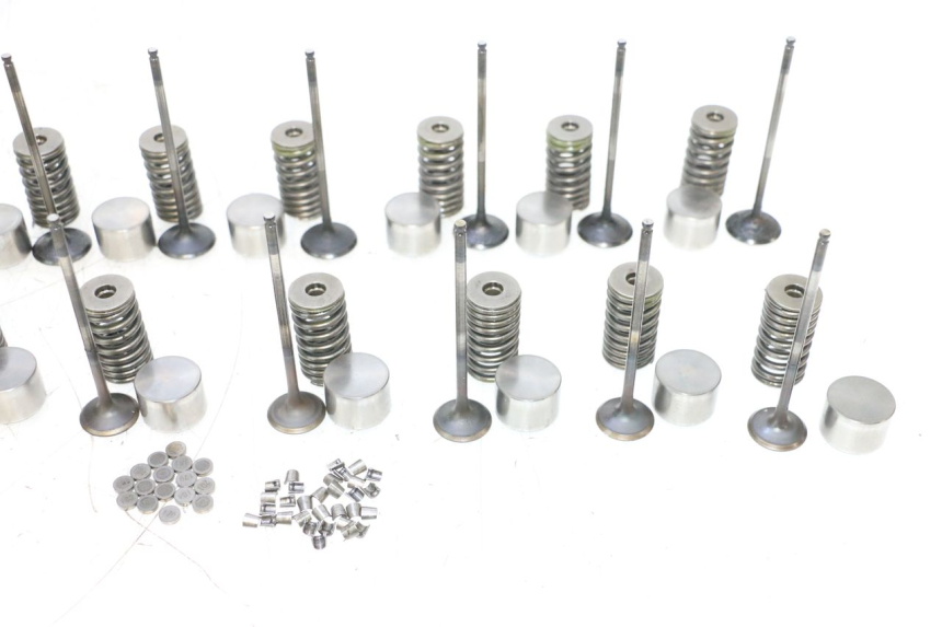 photo de ENGINE VALVE YAMAHA XJ6 600 (2008 - 2016) - Focus on structure