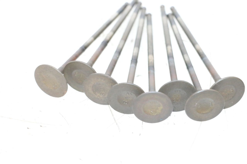 photo de ENGINE VALVE YAMAHA XJ6 600 (2008 - 2016) - Technical close-up