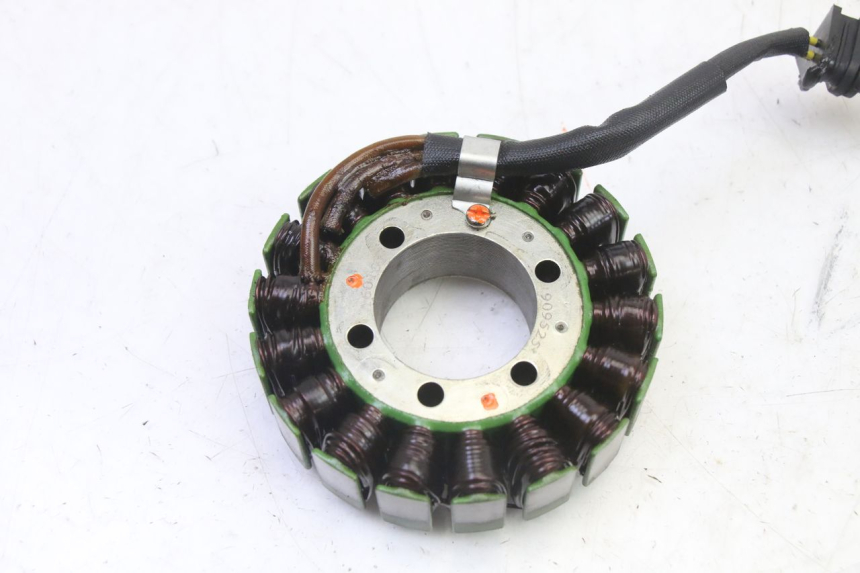 photo de STATOR HONDA CBR RR FIREBLADE 900 (1992 - 1994) - Component detail