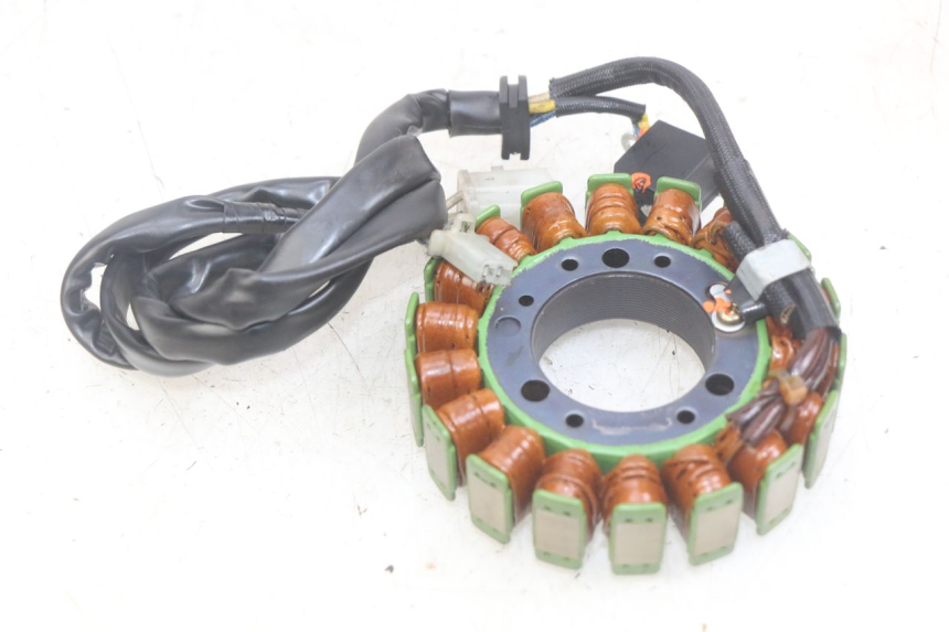 photo de STATOR YAMAHA FZS FAZER 600 (1998 - 2001) - Component detail