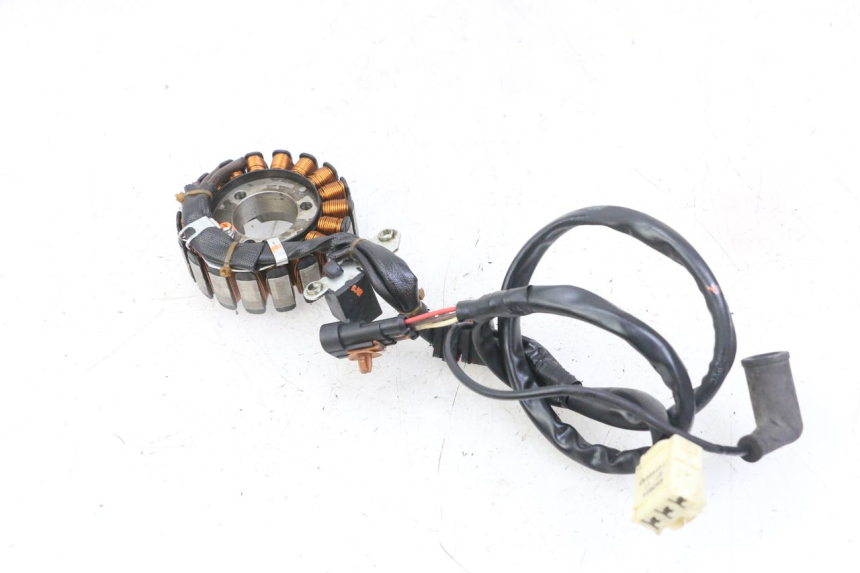 photo de STATOR PIAGGIO MP3 LT 300 (2010 - 2016) - Fixing points details