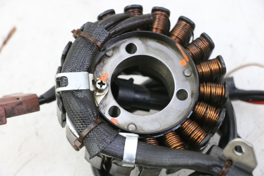 photo de STATOR PIAGGIO MP3 RL 250 (2006 - 2010) - Fixing points details