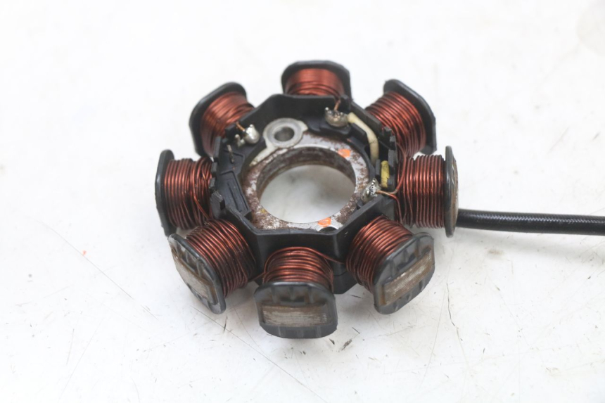 photo de STATOR PEUGEOT DJANGO 125 (2014 - 2017) - Fixing points details