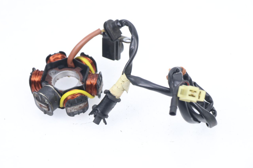 photo de STATOR PEUGEOT TREKKER TKR 50 (2005 - 2014) - Fixing points details