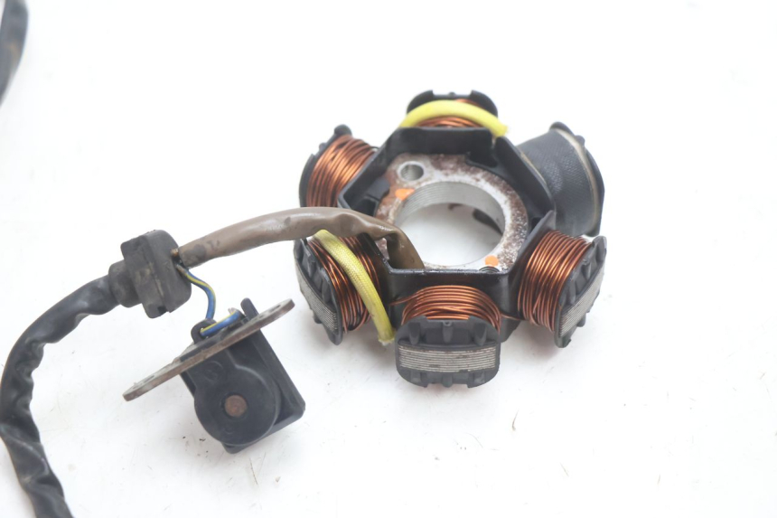 photo de STATOR PEUGEOT VIVACITY 50 (1998 - 2003) - Technical close-up