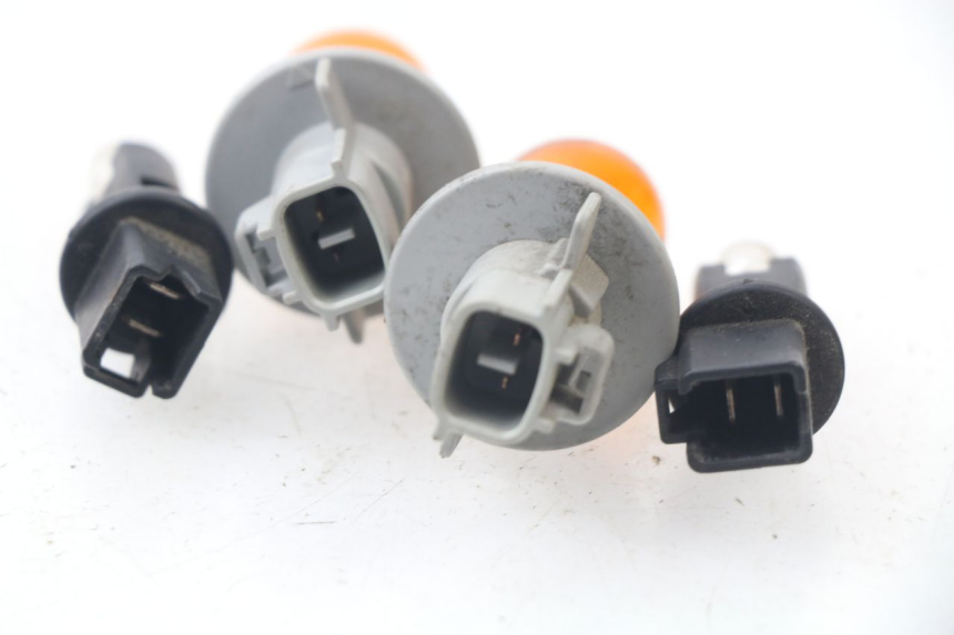 photo de BULB HOLDER SUZUKI AN BURGMAN 400 (2006 - 2010) - Alternative perspective