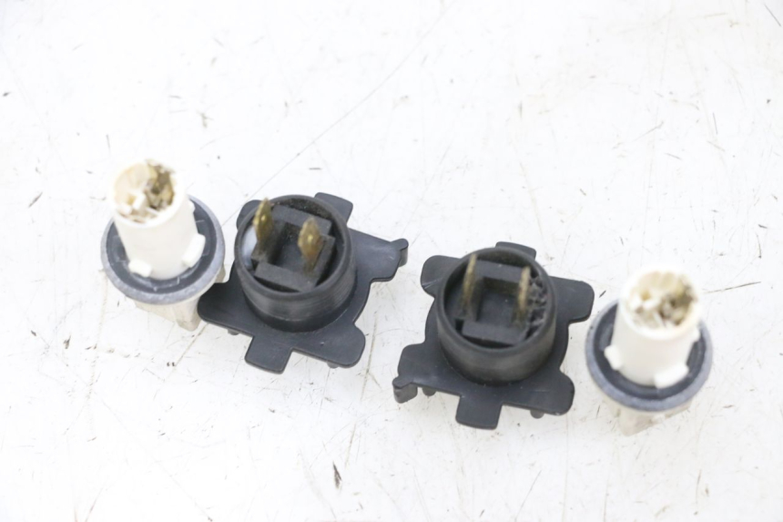 photo de BULB HOLDER SUZUKI BURGMAN 125 (2007 - 2014) - Zoom on usage condition