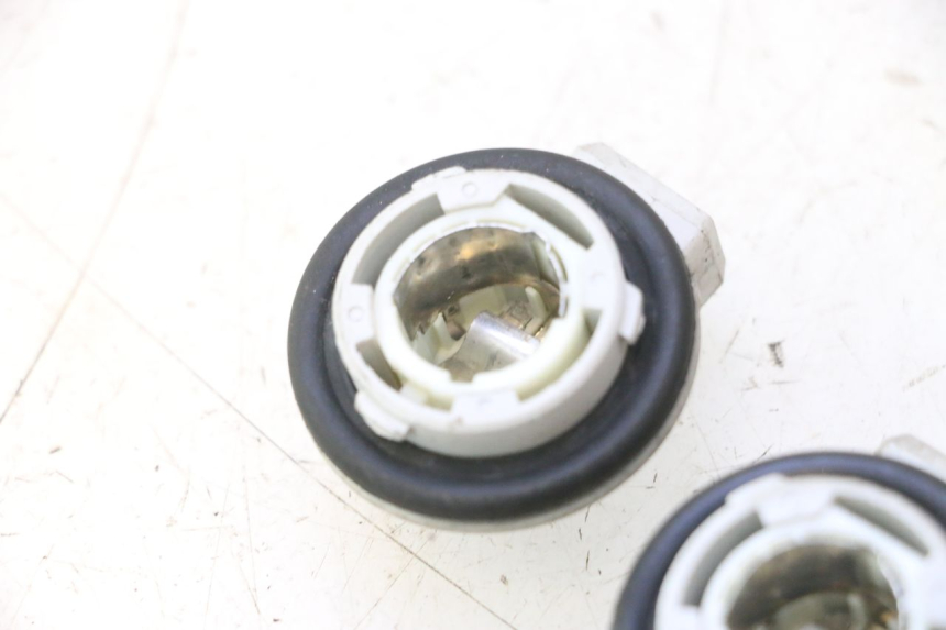 photo de BULB HOLDER GILERA GP 800 (2007 - 2013) - Component detail