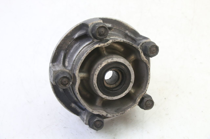 photo de SPROCKET MOUNT HONDA CBR RR FIREBLADE 900 (1992 - 1994) - Technical close-up