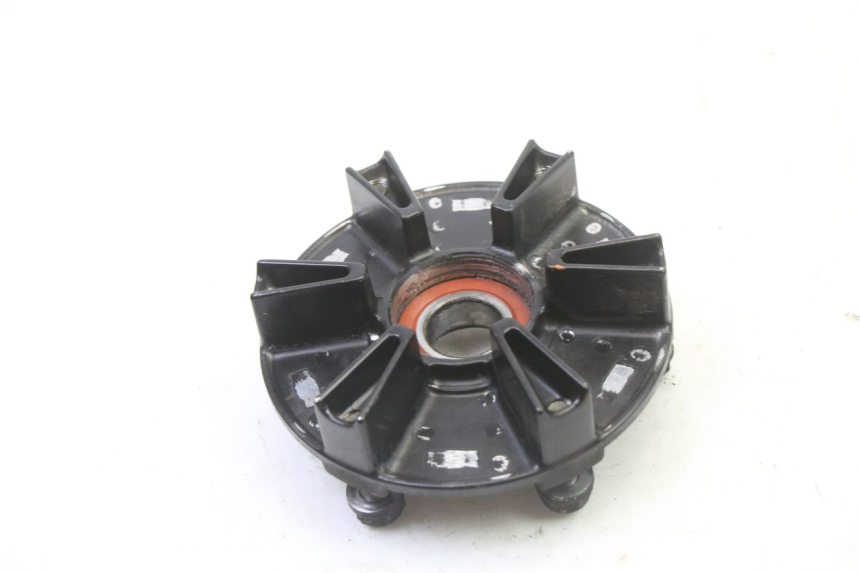 photo de SPROCKET MOUNT YAMAHA FZ6 FAZER S2 600 (2007 - 2011) - Component detail