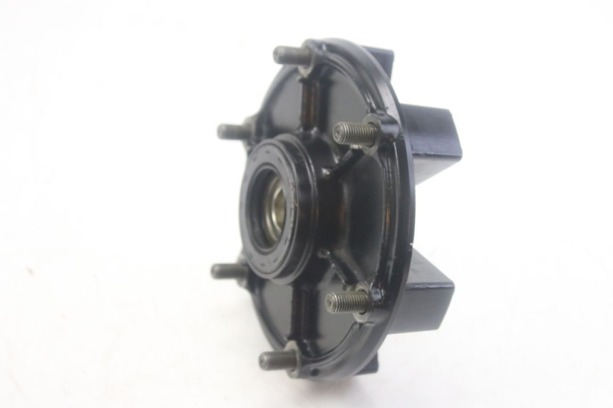 photo de SPROCKET CARRIER YAMAHA FZS FAZER 600 (1998 - 2001) - Alternative perspective