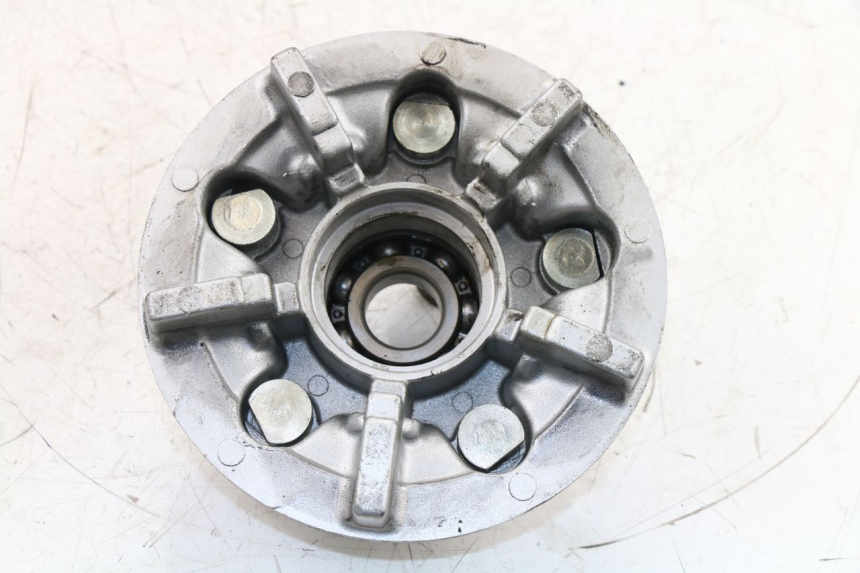 photo de SPROCKET MOUNT SUZUKI GSF N BANDIT 650 (2005 - 2006) - Alternative perspective