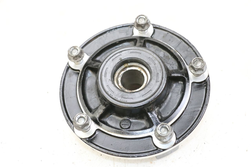 photo de SPROCKET MOUNT SUZUKI GSR 750 (2011 - 2017) - Main view