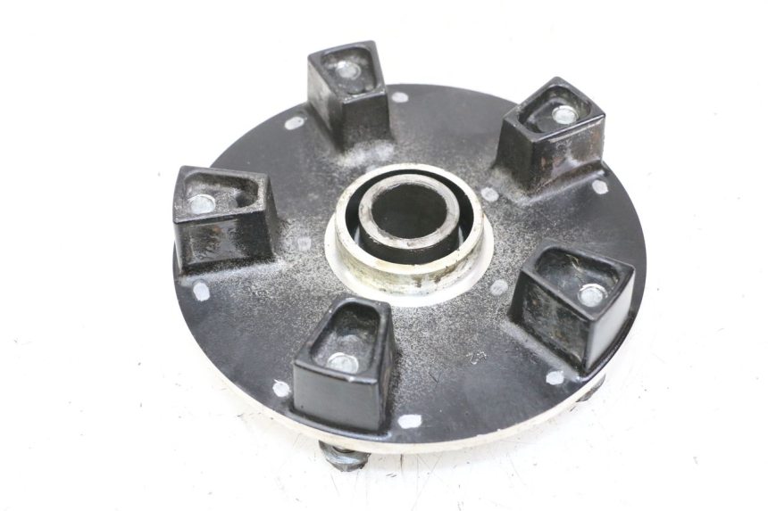 photo de SPROCKET MOUNT SUZUKI GSR 750 (2011 - 2017) - Zoom on usage condition