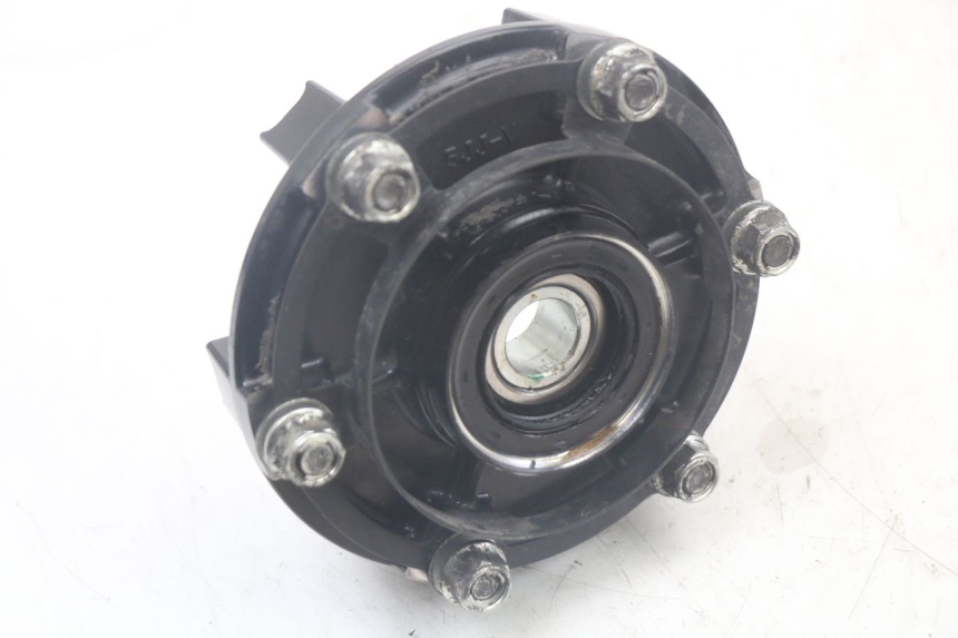 photo de SPROCKET CARRIER YAMAHA MT-07 MT07 ABS 700 (2014 - 2017) - Zoom on usage condition