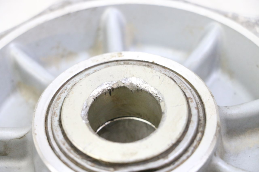 photo de SPROCKET MOUNT KTM SUPERENDURO R 950 (2005 - 2009) - Fixing points details