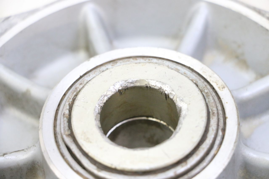 photo de SPROCKET MOUNT KTM SUPERENDURO R 950 (2005 - 2009) - Surface and material condition