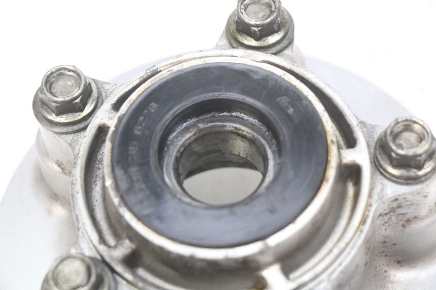 photo de SPROCKET CARRIER SUZUKI SV N 650 (1999 - 2002) - Alternative perspective