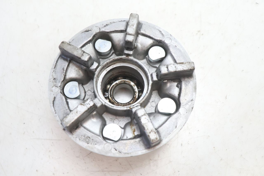 photo de SPROCKET CARRIER SUZUKI SV S 650 (2003 - 2009) - Alternative perspective