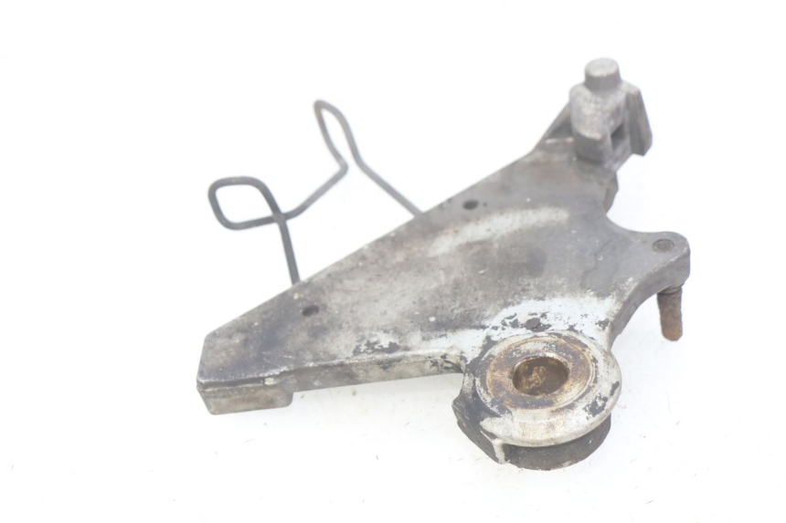 photo de REAR BRAKE CALIPER BRACKET HONDA CB 500 (1997 - 2003) - Component detail