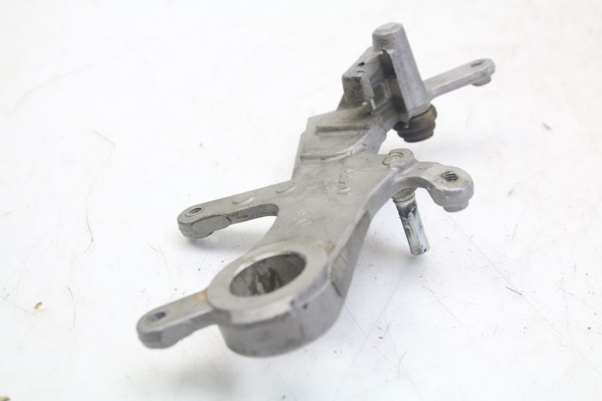 photo de REAR BRAKE CALIPER BRACKET HONDA CRF 250 (2010 - 2013) - Component detail
