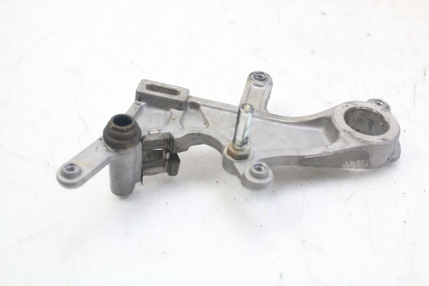 photo de REAR BRAKE CALIPER BRACKET HONDA CRF 250 (2010 - 2013) - Alternative perspective