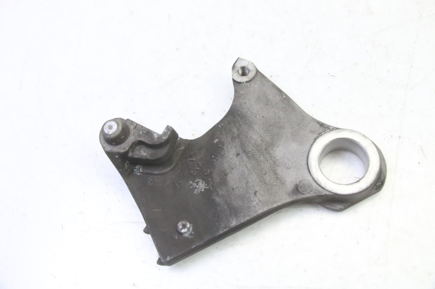 photo de REAR CALIPER BRACKET YAMAHA FZ6 FAZER S2 600 (2007 - 2011) - Alternative perspective