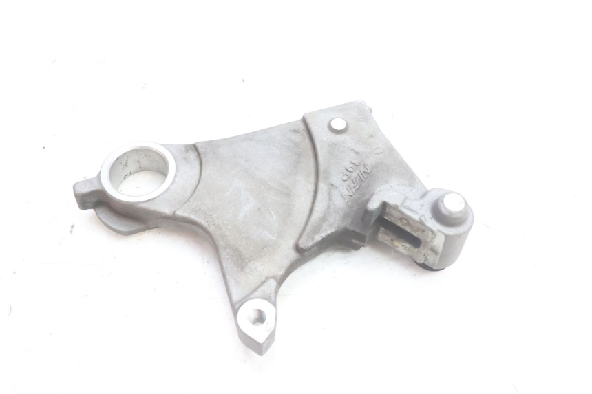photo de REAR CALIPER BRACKET YAMAHA FZ8 800 (2010 - 2016) - Alternative perspective