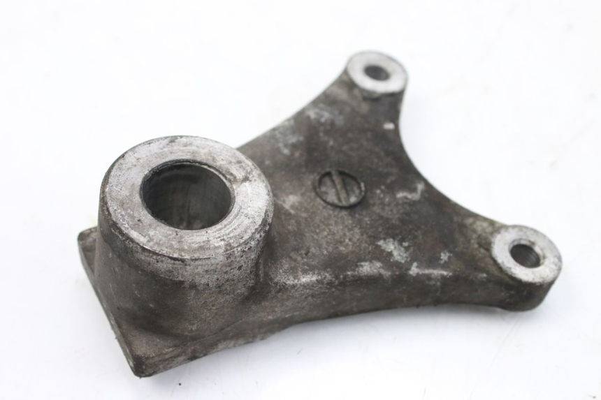 photo de REAR BRAKE CALIPER BRACKET SUZUKI GSF S BANDIT 600 (2000 - 2004) - Main view