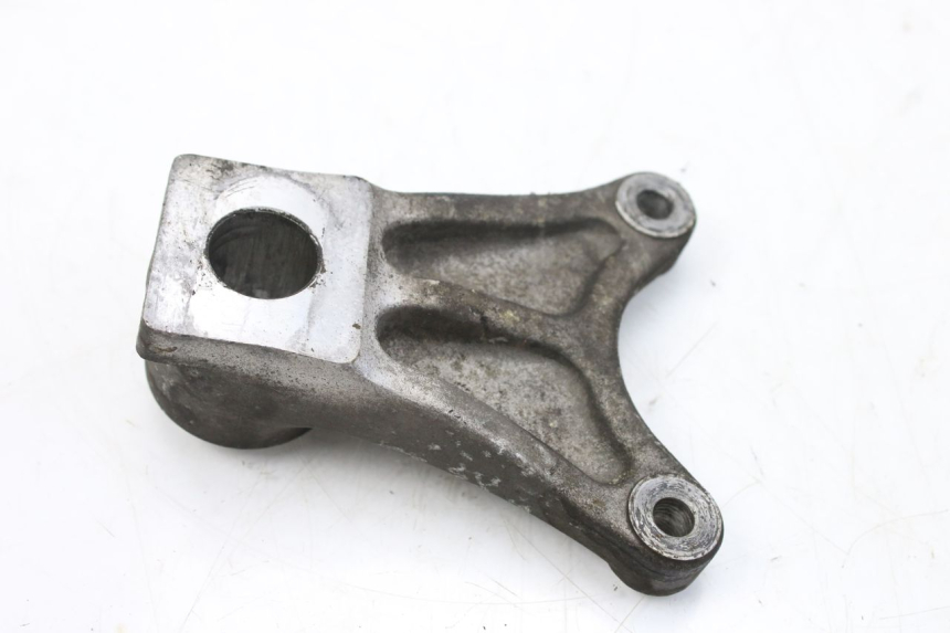 photo de REAR BRAKE CALIPER BRACKET SUZUKI GSF S BANDIT 600 (2000 - 2004) - Zoom on usage condition