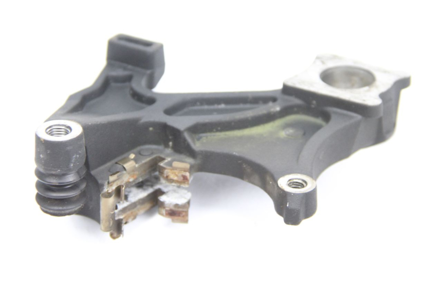 photo de REAR CALIPER BRACKET SUZUKI GSR 600 (2005 - 2012) - Technical close-up