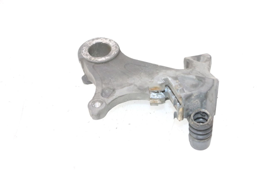 photo de REAR CALIPER BRACKET SUZUKI GSR 600 (2005 - 2012) - Alternative perspective
