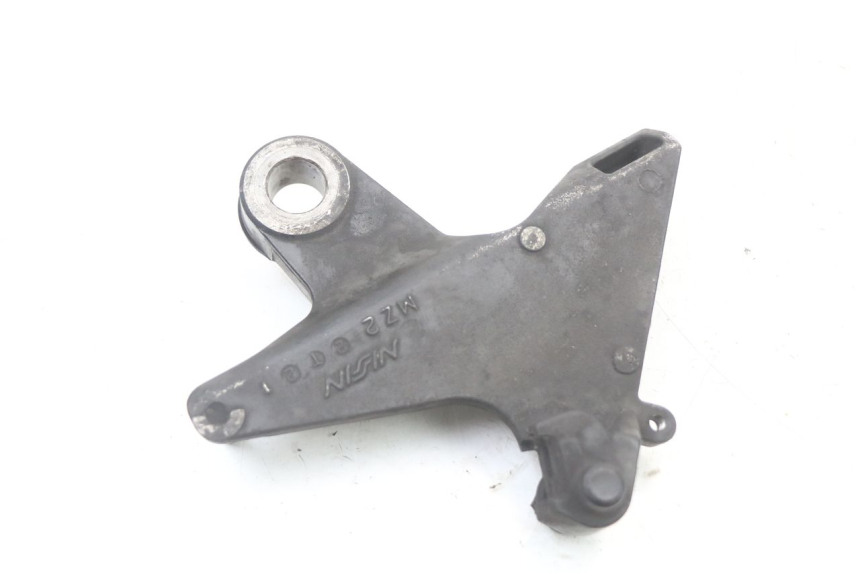 photo de REAR CALIPER BRACKET HONDA CBR F 1000 (1993 - 1996) - Alternative perspective