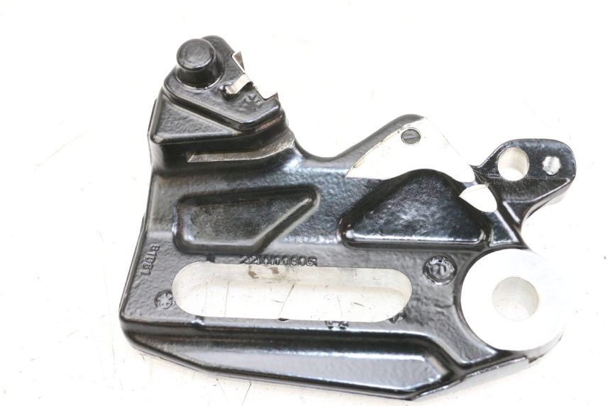 photo de REAR CALIPER BRACKET HUSQVARNA SVARTPILEN 401 (2018 - 2023) - Zoom on usage condition