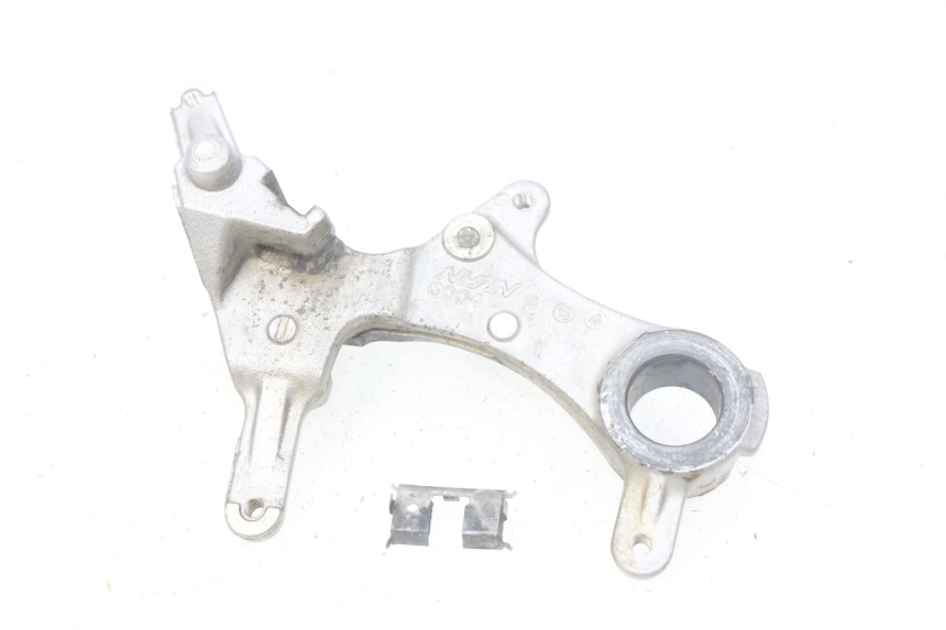 photo de REAR BRAKE CALIPER BRACKET KAWASAKI KX F KXF 450 (2012 - 2015) - Component detail
