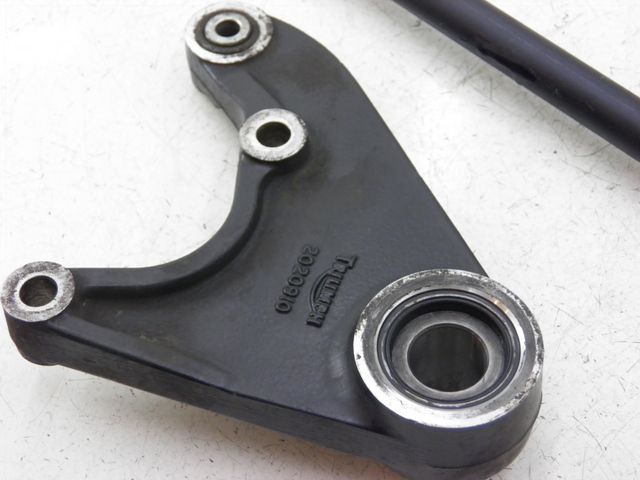 photo de REAR CALIPER BRACKET TRIUMPH TROPHY 1200 (1996 - 2003) - Alternative perspective