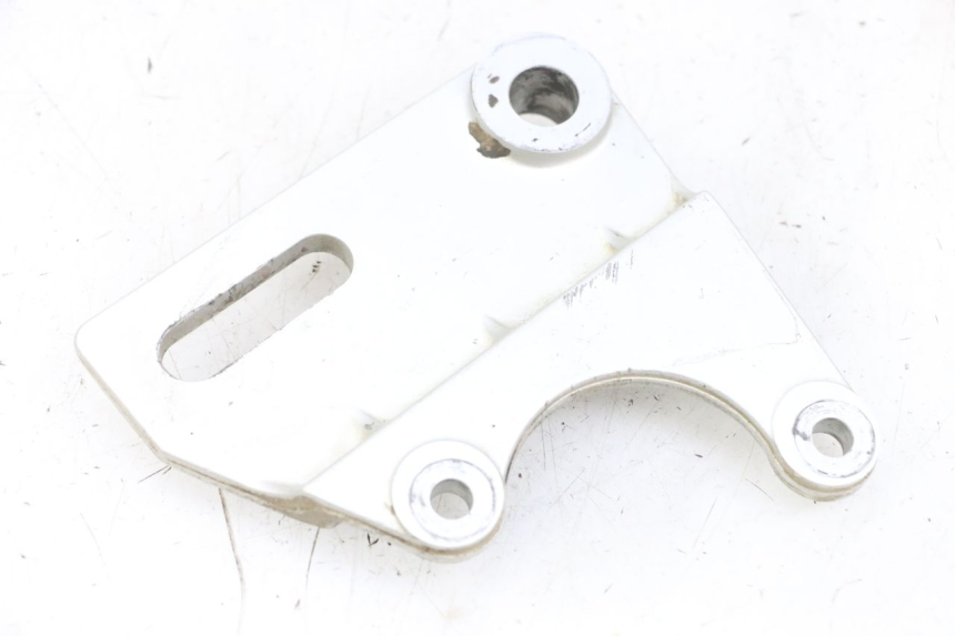 photo de REAR CALIPER BRACKET YAMAHA TZR 50 (2008 - 2016) - Alternative perspective