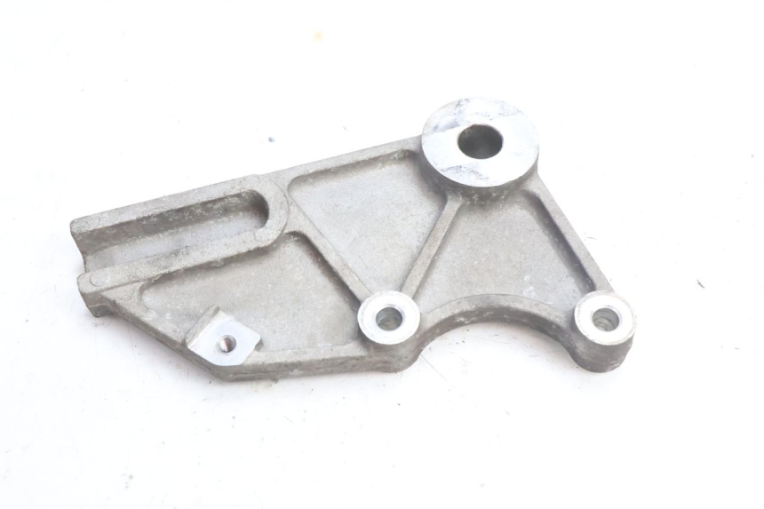 photo de REAR CALIPER BRACKET DAELIM VJ ROADWIN 125 (2004 - 2007) - Zoom on usage condition